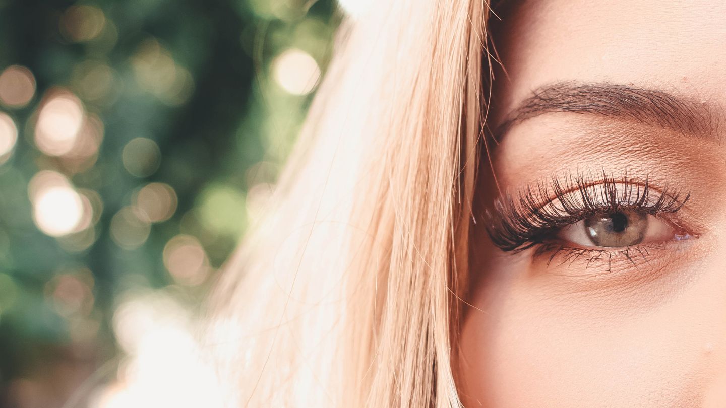Get longer, fuller lashes with the Eyelash Pusher